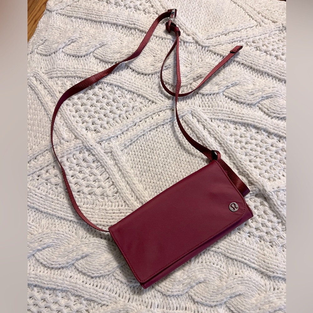 Lululemon Wallet Clutch Crossbody Like New